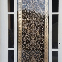 شیشه سورن - طراحی شیشه روی درب فلزی (درب ورودی)