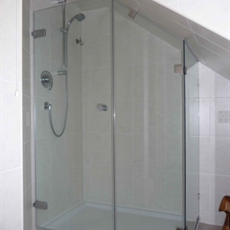 شیشه سورن - دوش شیشه ای حمام با طراحی سند بلاست